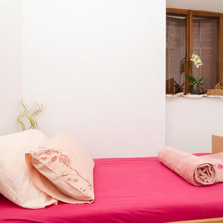 Βίλα Traditional In With Swimming Pool *